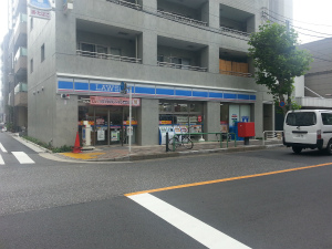 コンビニ　ローソン 新大橋一丁目店（コンビニ）まで372m