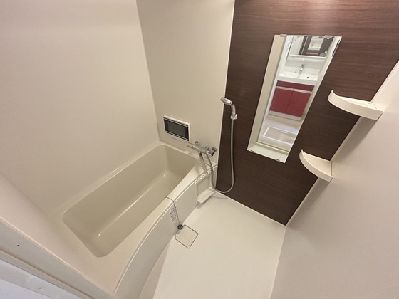 バス・シャワールーム　※別部屋の写真です