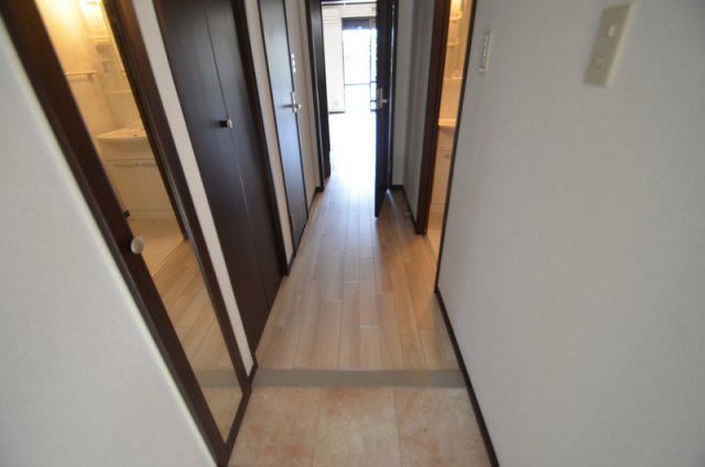 玄関　収納付玄関