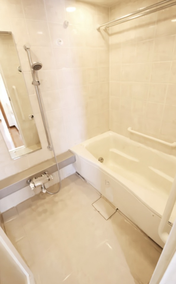 バス・シャワールーム　※別部屋の参考写真です。