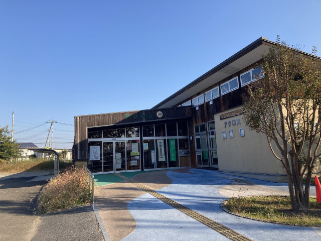 図書館　深谷市立花園こども情報交流図書館（図書館）まで1742m