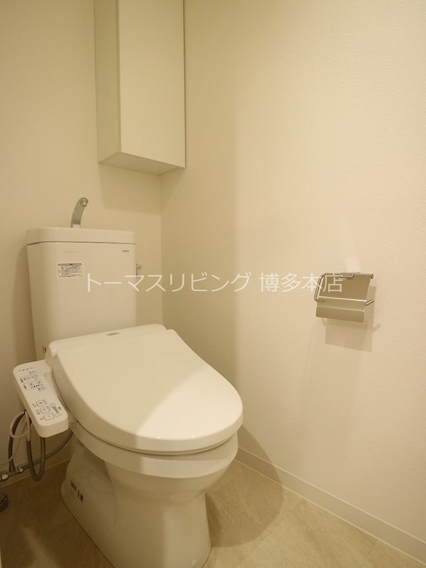 トイレ　※別号室の参考写真になります。