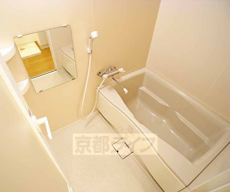 バス・シャワールーム　広々としたお風呂です。