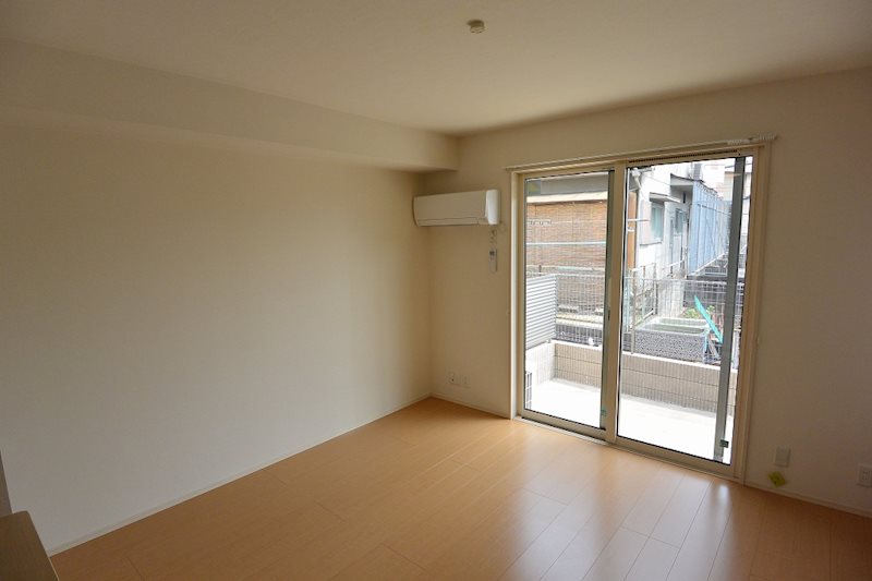 居室・リビング　フローリング仕上げ