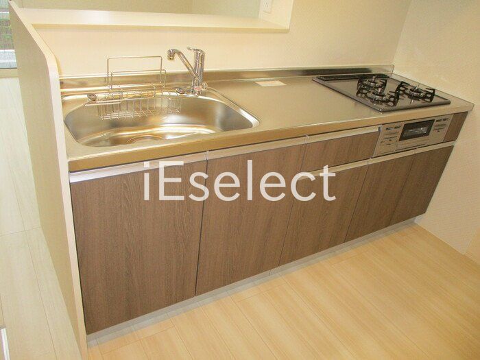 キッチン　お料理好きには嬉しい3口のシステムキッチン