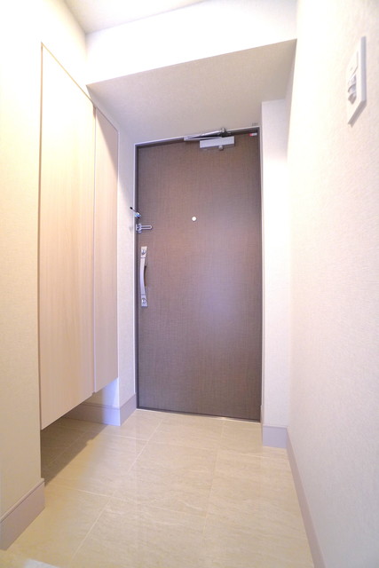 玄関　※写真は同タイプ住戸です。