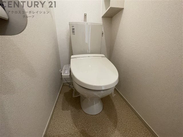 トイレ　温水洗浄便座付きのトイレです♪