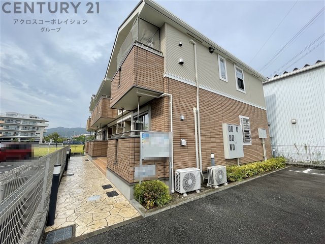 建物外観　敷地内に駐車場あります！