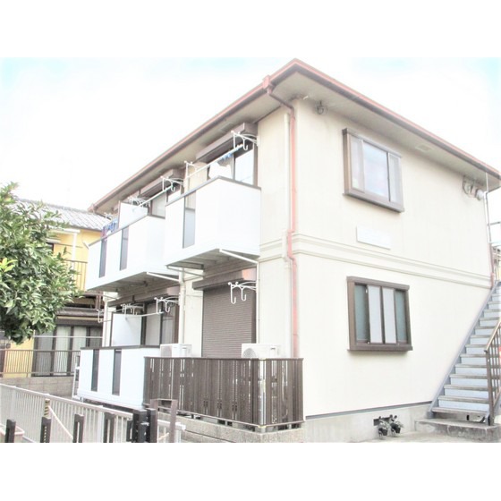 建物外観　★スーパーまで３０ｍと便利な立地★