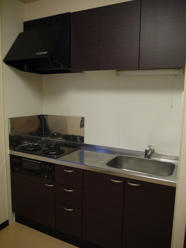 キッチン　ガスコンロ3口グリル付き