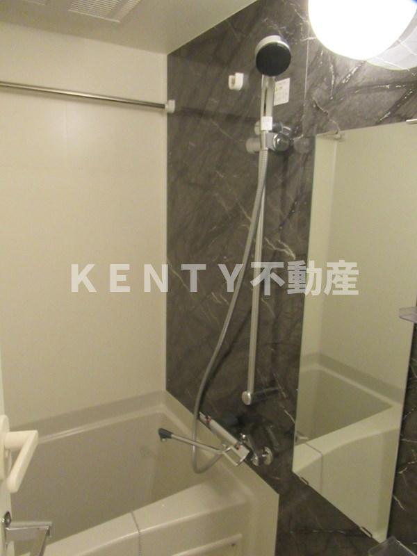 バス・シャワールーム　ゆったり過ごせるお風呂です