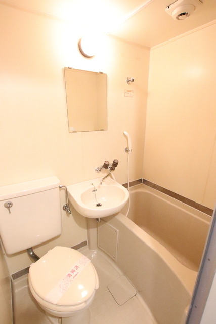 バス・シャワールーム　★バス・トイレ同室★