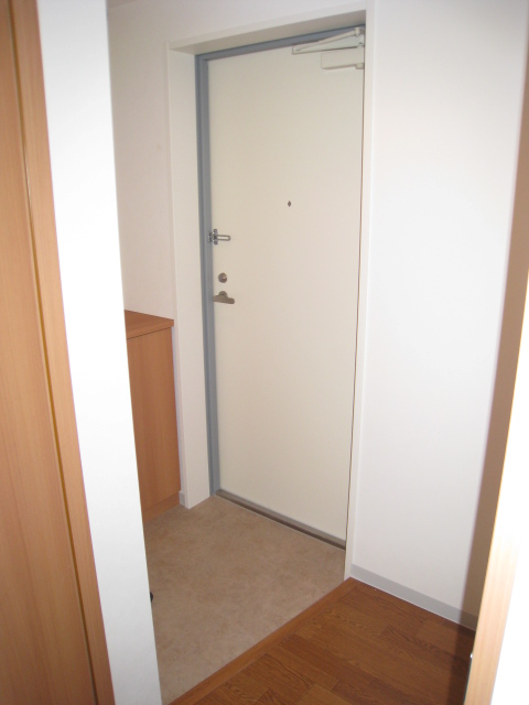玄関　同物件別号室の写真です。