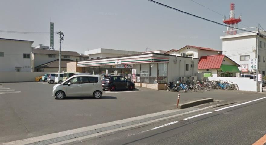 コンビニ　セブンイレブン（コンビニ）まで390m