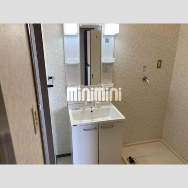 洗面設備　独立洗面台です