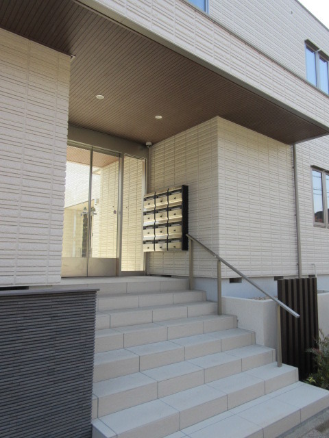 エントランス　★オートロック対応エントランス★