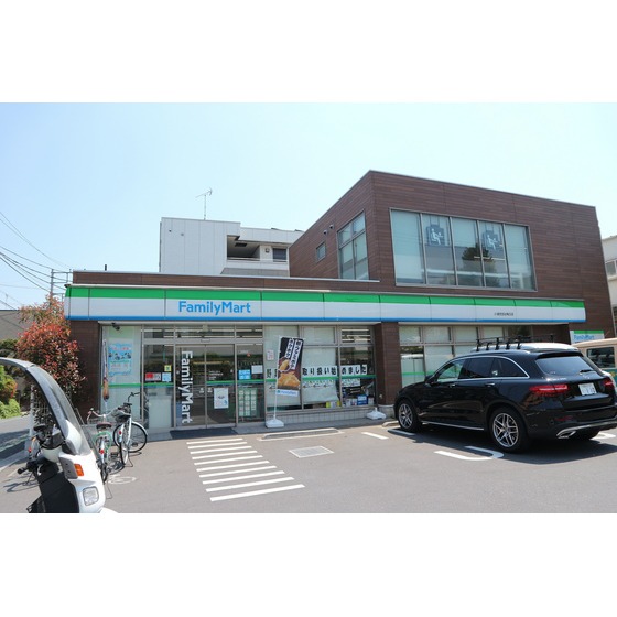 コンビニ　ファミリーマート小浦世田谷梅丘店（コンビニ）まで452m