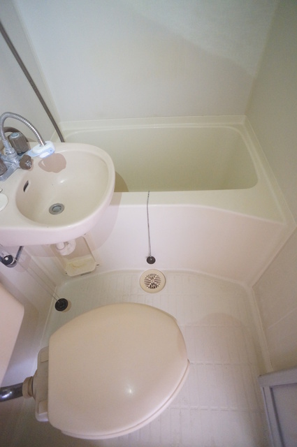 バス・シャワールーム　丸洗い可能！お掃除ラクラクの洗面台付き３点ユニットです☆