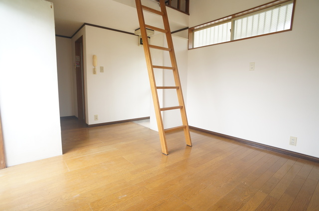 その他部屋・スペース　フローリング調の清潔感あるお部屋☆