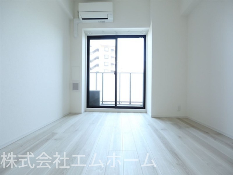 バルコニー　洋室7帖　エアコン完備　クローゼット付　バルコニー
