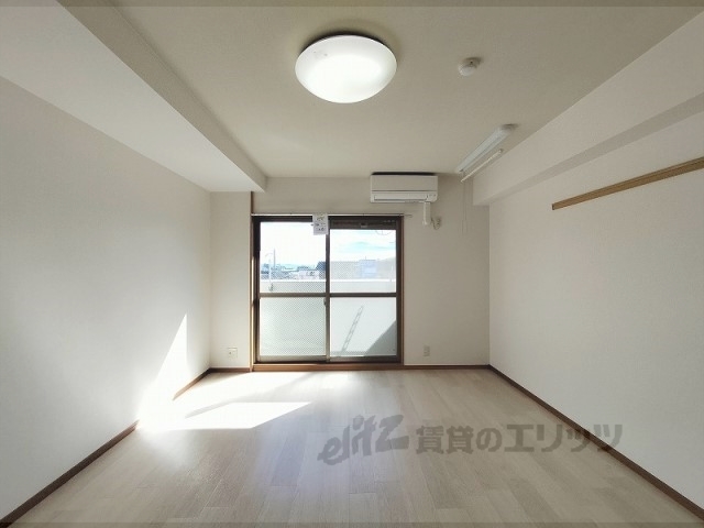 居室・リビング　居室