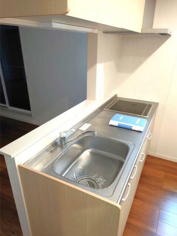 キッチン　別部屋参考写真です