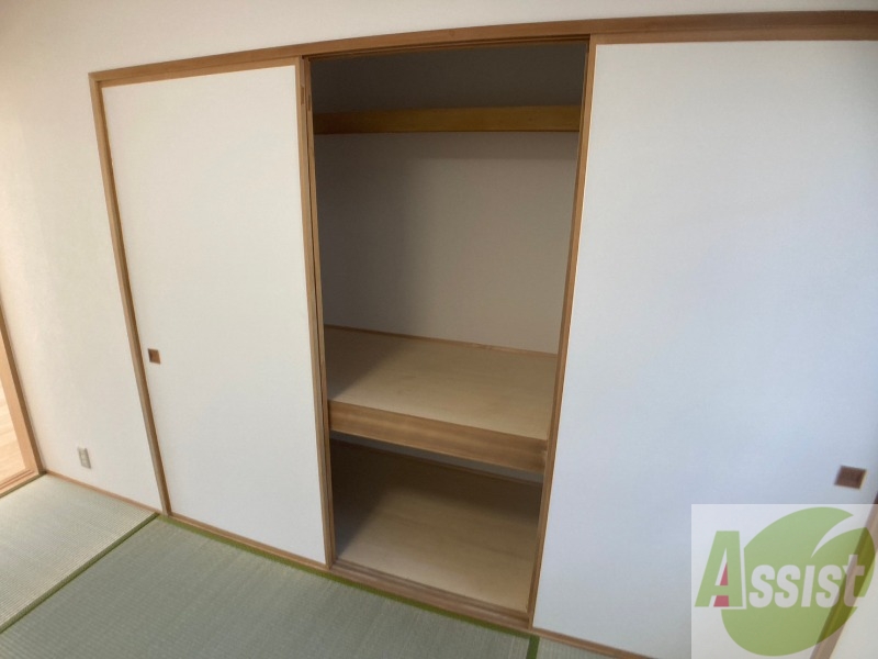 収納　寝室の収納です。部屋がすっきり片付きます。