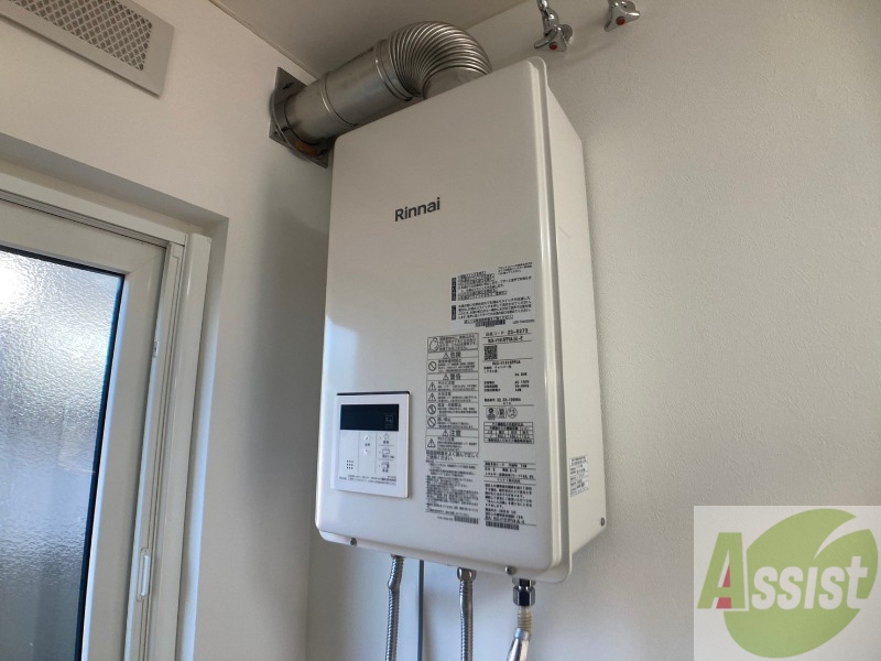 その他設備　給湯器は簡単操作で温度調整ができますよ。