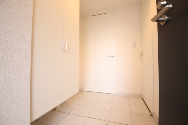 玄関　※別室の参考写真の為、現況優先です。