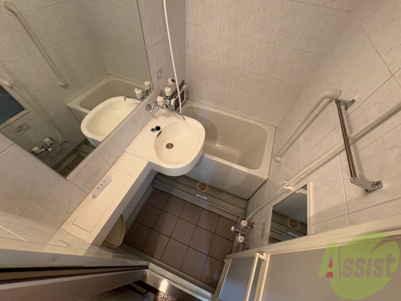 バス・シャワールーム　お風呂になります。一日の疲れを癒してくださいね。