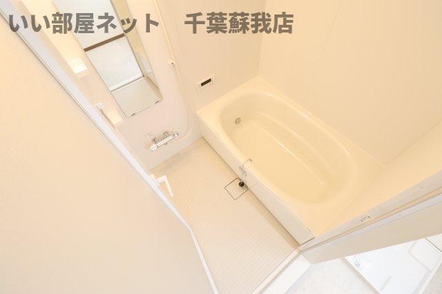 バス・シャワールーム　落ち着いた空間のお風呂です