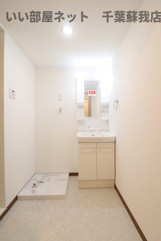 洗面設備　スペースが確保できる洗面所です