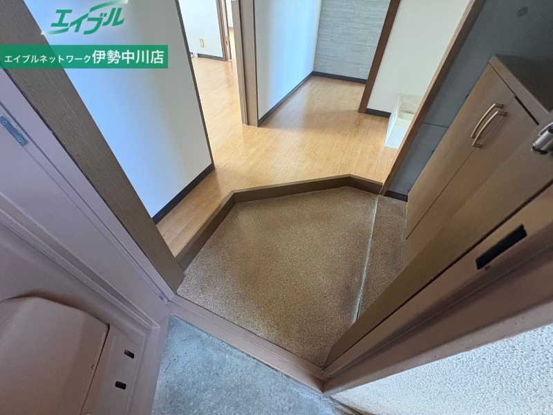 玄関　別部屋参考写真です