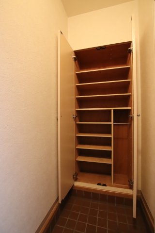 収納　シューズボックス