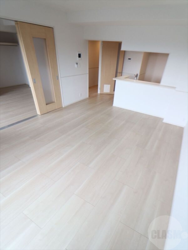 居室・リビング　明るく広々とした洋室です