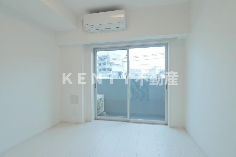 居室・リビング　こちらのリビングで趣味の時間をお楽しみください