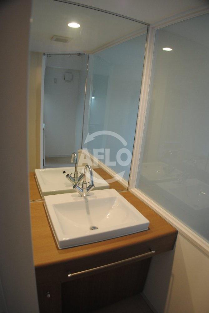 洗面設備　KDX堺筋本町レジデンス　独立洗面化粧台