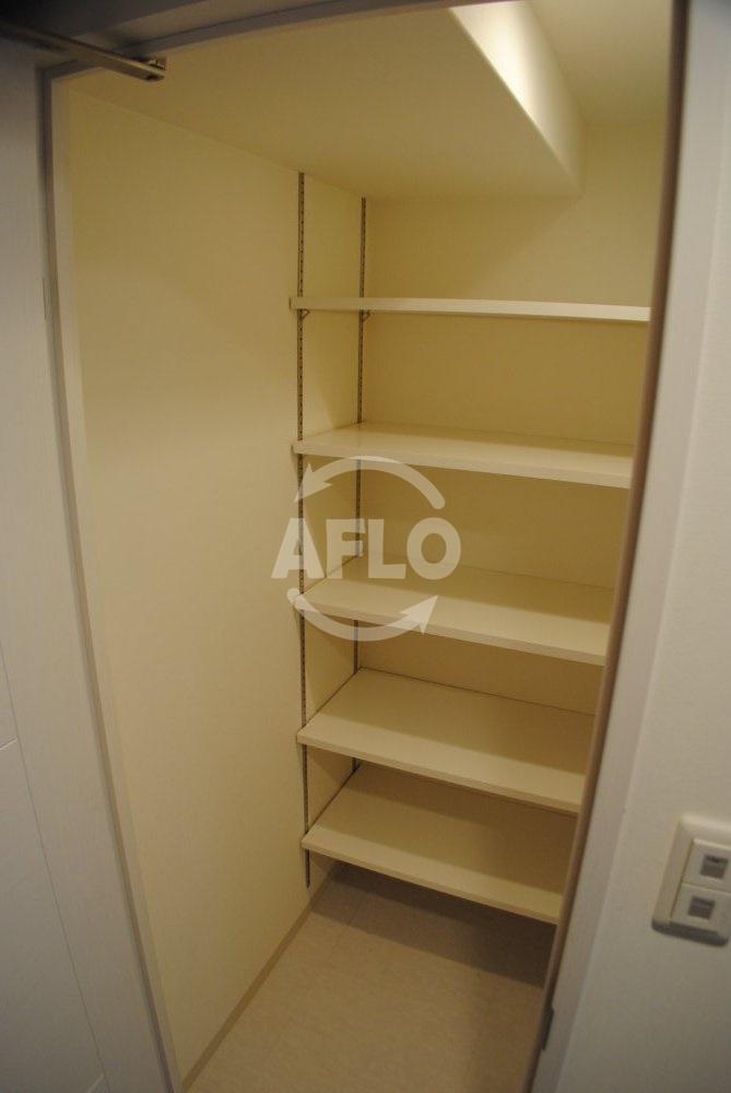 玄関　KDX堺筋本町レジデンス　シューズインクローゼット