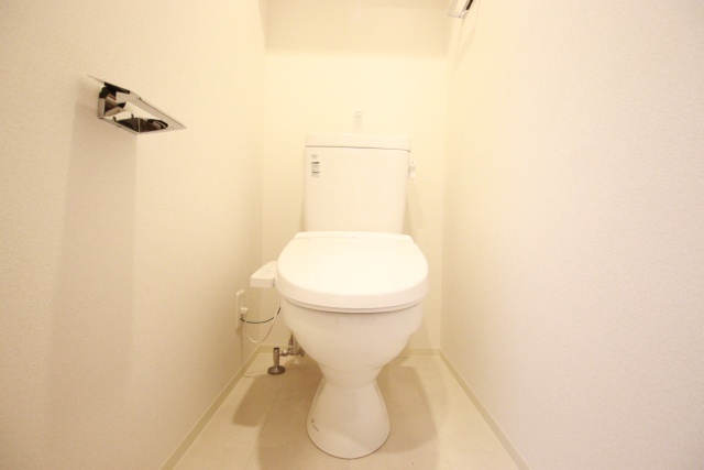 トイレ　※別室の参考写真の為、現況優先です。