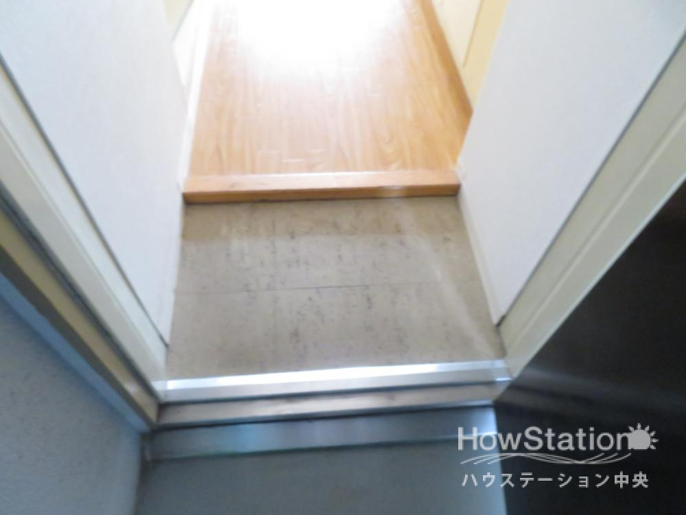 玄関　同間取り別号室