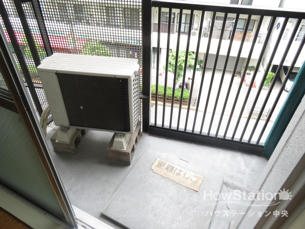 バルコニー　同間取り別号室