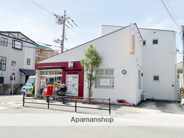 郵便局　箕面粟生外院郵便局（郵便局）まで1789m