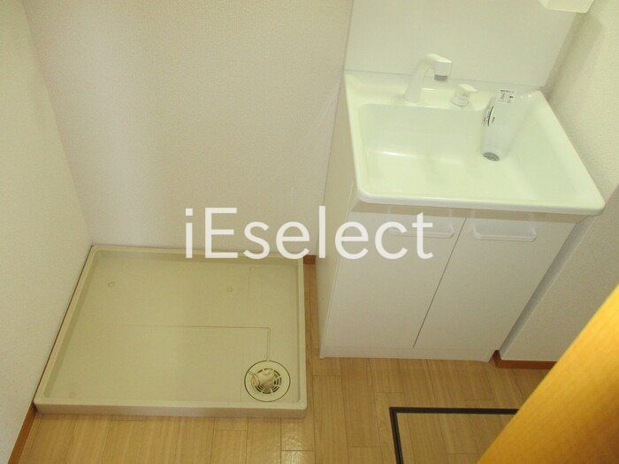 洗面設備　忙しい朝に便利な洗髪洗面化粧台