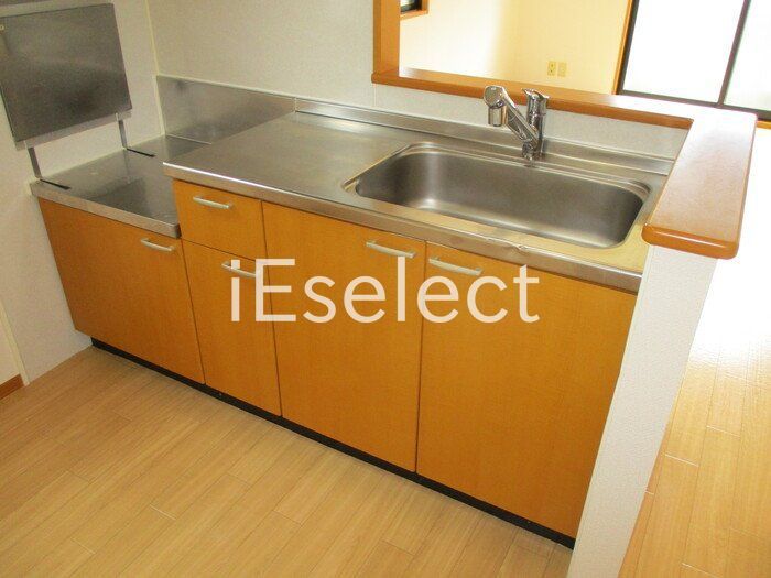 キッチン　広々としたキッチンスペース