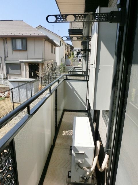 バルコニー　洗濯物がたくさん干せますね。