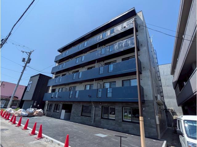 建物外観　建築中