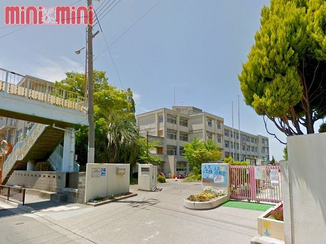 小学校　明石市立人丸小学校（小学校）まで600m