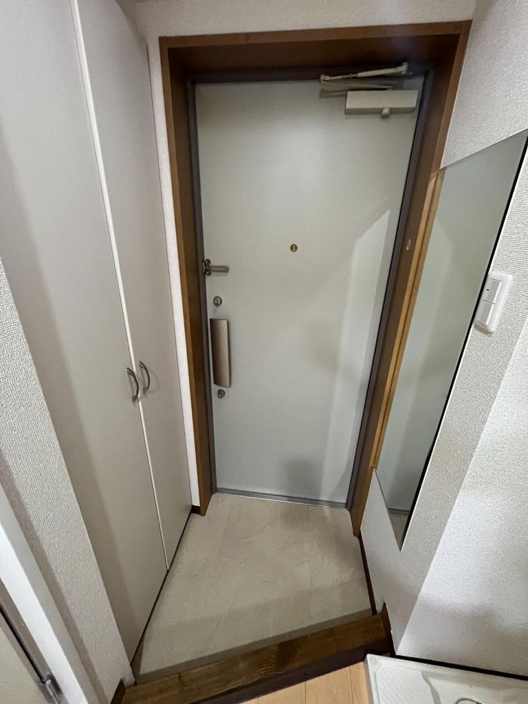 玄関　バルコニー