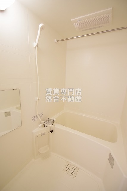 バス・シャワールーム　浴室乾燥機付き