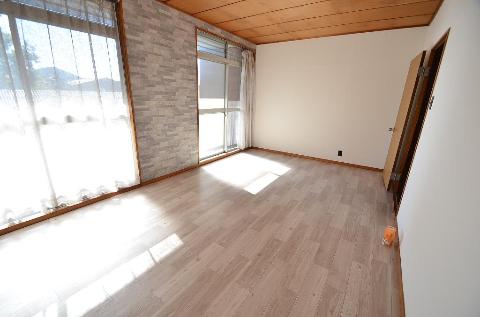 居室・リビング　室内